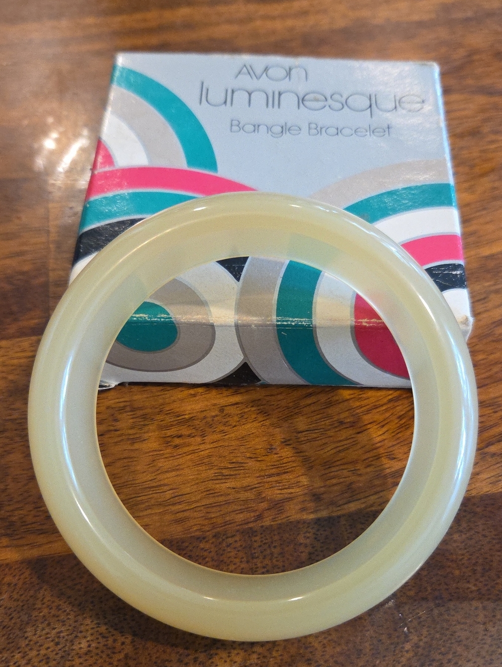 Avon Luminesque Pale Cream Bangle Bracelet